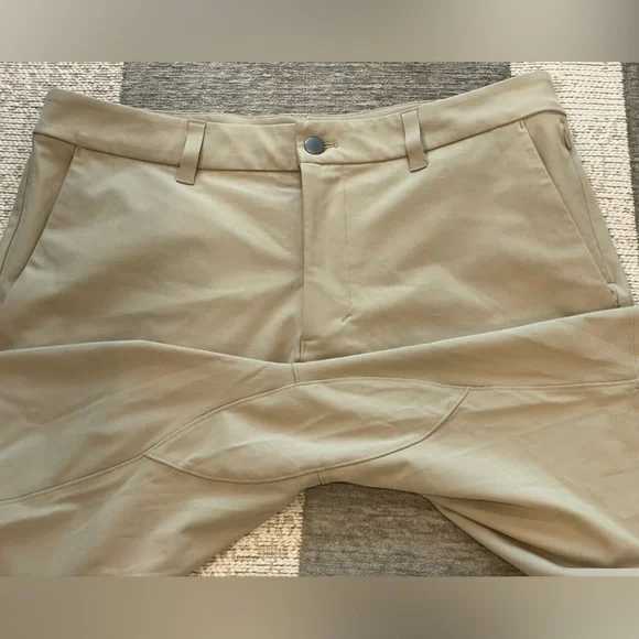 Lululemon ABC Classic-Fit Short 11”Warpstreme Men's 32 Tropical Tan